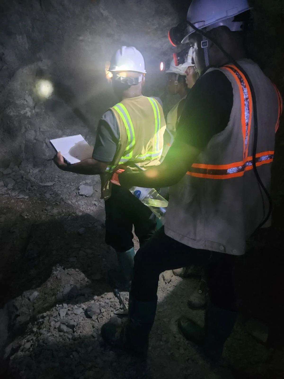 Recording geological observations underground by headlamp