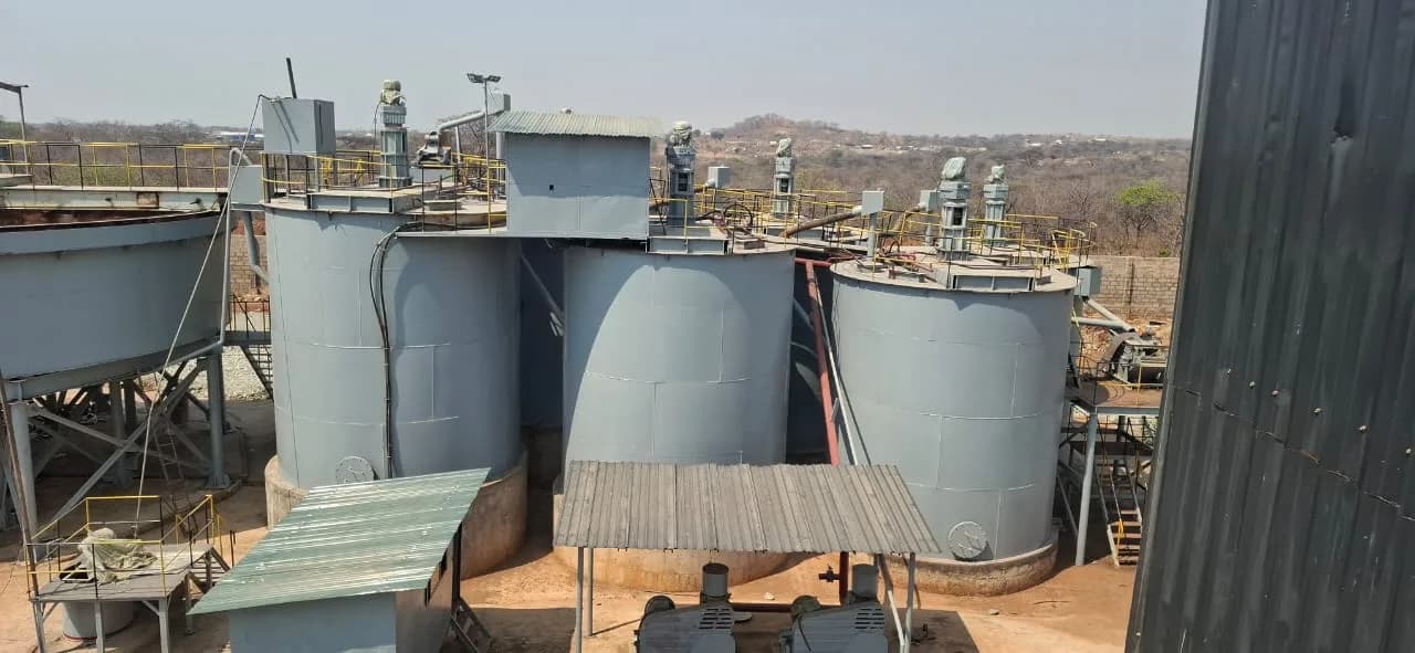 Ball mill and crushing circuit beside the plant building